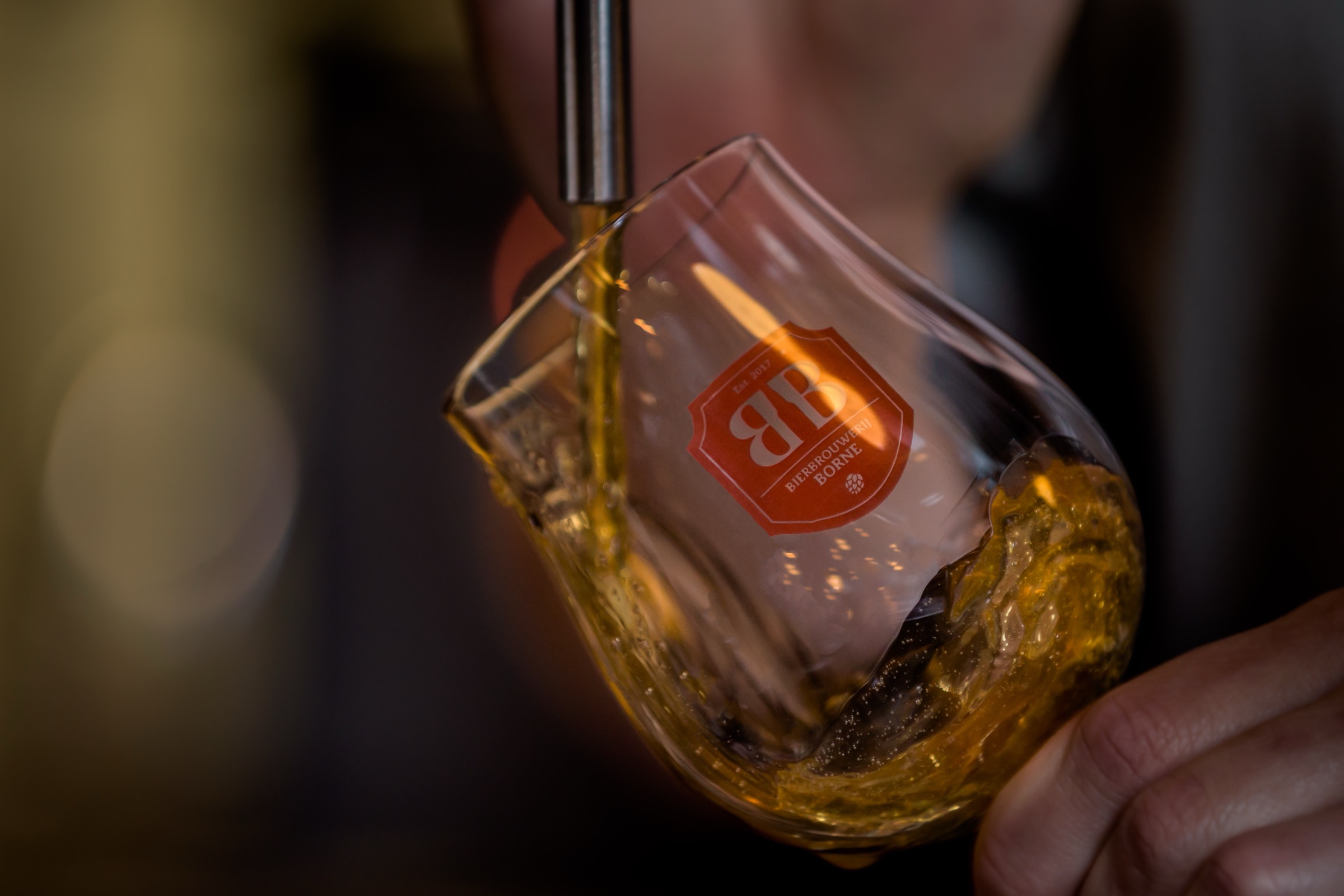 Vers getapt bier van Bierbrouwerij Borne